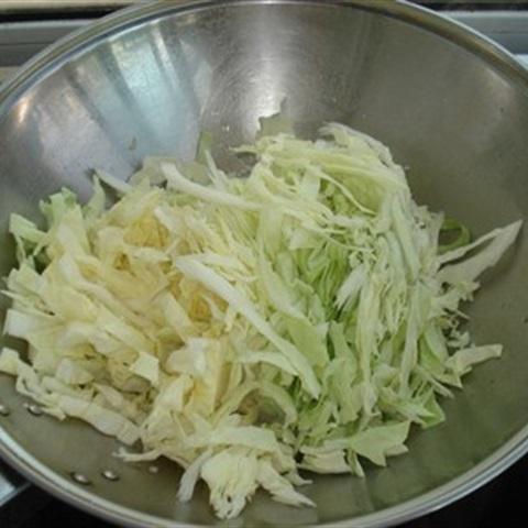Cách làm miến xào bắp cải