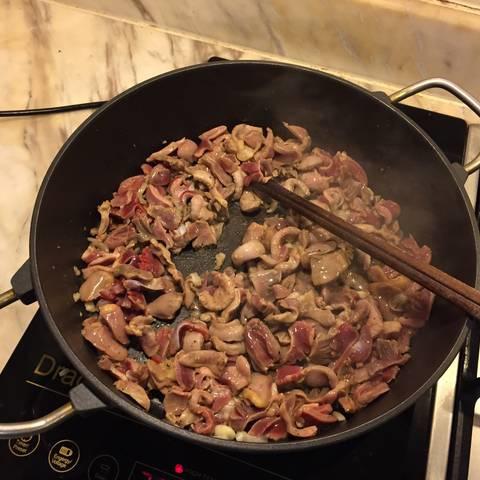 Cách làm miến xào lòng gà