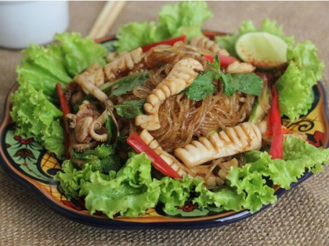 Miến xào mực sốt pad Thái