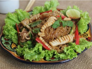 Miến xào mực sốt pad Thái