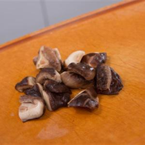 Cách làm miến xào nấm bầu