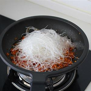 Cách làm miến xào thịt heo bằm