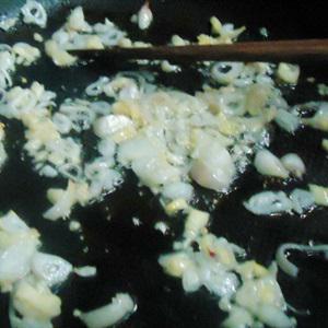 Cách làm miến xào tôm chua ngọt