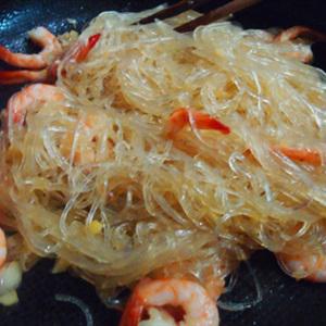 Cách làm miến xào tôm chua ngọt