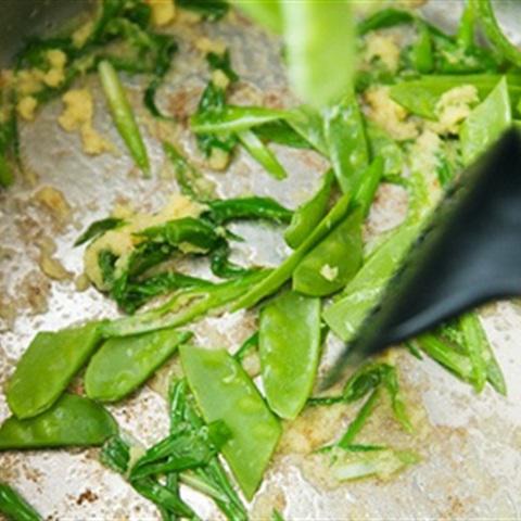 Cách làm miến xào tôm đậu