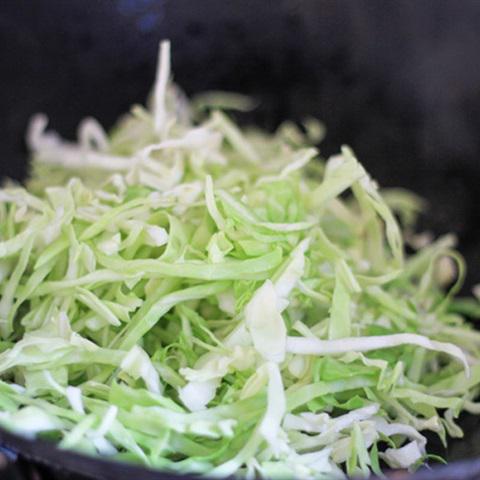 Cách làm miến xào với bắp cải