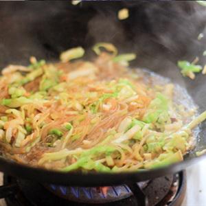 Cách làm miến xào với bắp cải