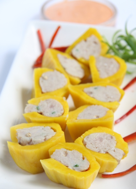 Mít hấp giò sống