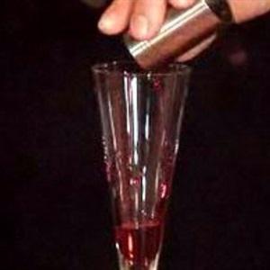 Cách làm mocktail hương vải ba tầng