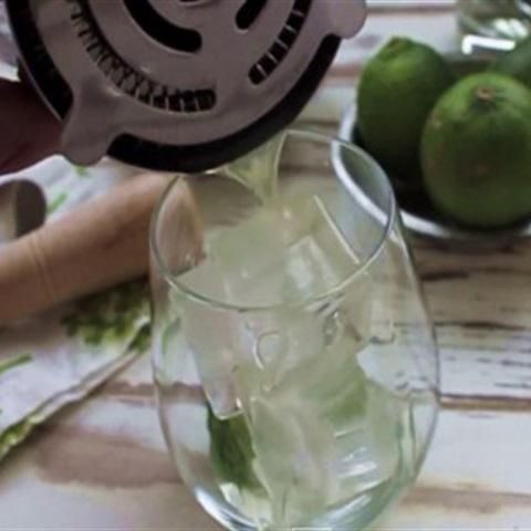 Cách làm mojito trà xanh dưa leo