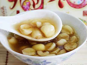 Món ăn chữa u xơ tuyến tiền liệt- chè hạt sen