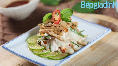 Món ăn mùa Hè: Ngọt ngon, sần sật với gỏi nấm gà xé
