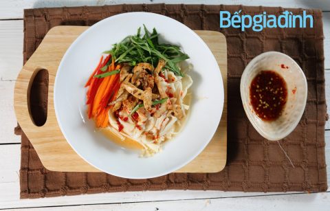 Món ăn mùa Hè: Ngọt ngon, sần sật với gỏi nấm gà xé