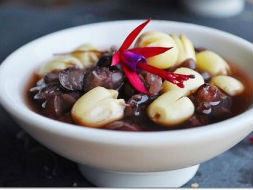 Món ăn tốt cho mẹ bầu: Hạt sen hầm nho khô