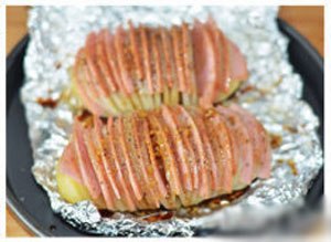 Món khoai tây kẹp thịt hun khói ngon đúng điệu