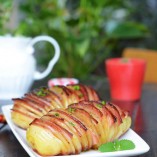 Món khoai tây kẹp thịt hun khói ngon đúng điệu