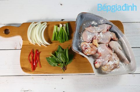 Món nấu nhanh: 20 phút cho món cánh gà sapo bắt cơm