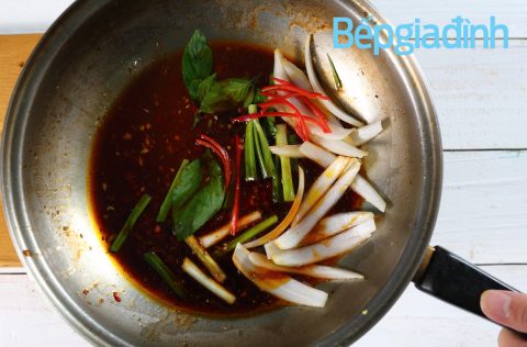 Món nấu nhanh: 20 phút cho món cánh gà sapo bắt cơm