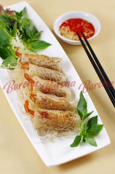 Món ngon cho bé: Óc heo chưng dưa hường bổ dưỡng