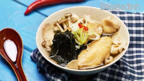 Món ngon cho bé: Thịt viên trộn khoai lang nướng