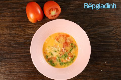 Món ngon cho bé: Trứng chiên bách hoa kiểu pizza