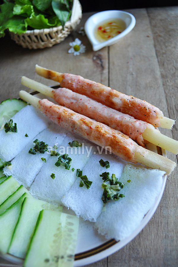 Món ngon cuối tuần: Chạo tôm nướng