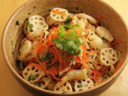 Món ngon tất niên: Gỏi chân gà củ sen