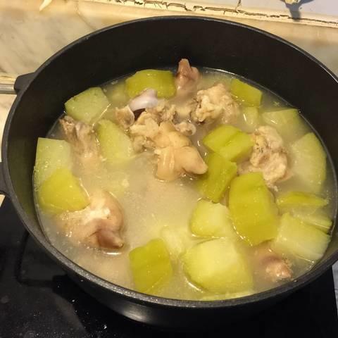 Cách làm móng giò heo hầm đu đủ xanh