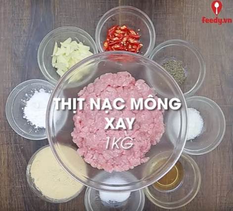 Móng giò kho nghệ đậm đà đưa cơm