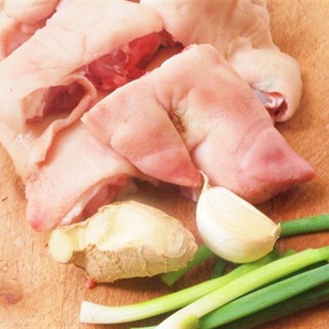 Cách làm móng giò om hoa hồi