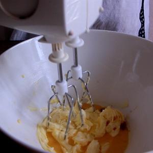 Cách làm bánh Mont Blanc vị khoai lang