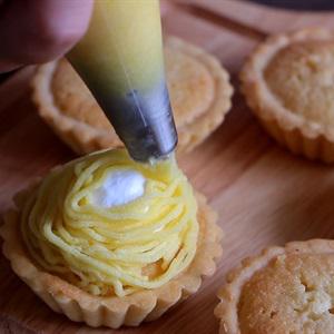 Cách làm bánh Mont Blanc vị khoai lang