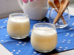 Mousse xoài chanh leo và sữa chua mật ong