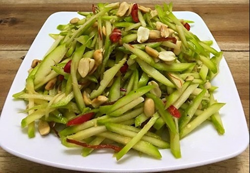 Mực chiên ớt lạ miệng thơm ngon, ăn hoài không chán