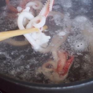 Cách làm mực chiên xào tỏi ớt