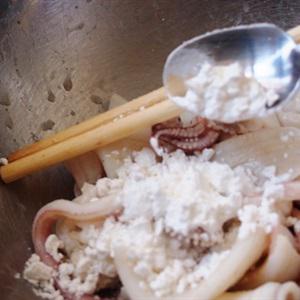 Cách làm mực chiên xào tỏi ớt