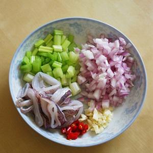 Cách làm mực hấp kiểu Thái