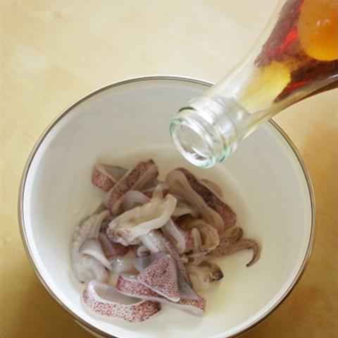 Cách làm mực hấp kiểu Thái