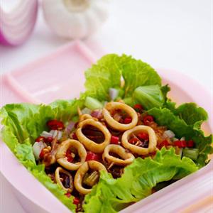 Cách làm mực hấp kiểu Thái