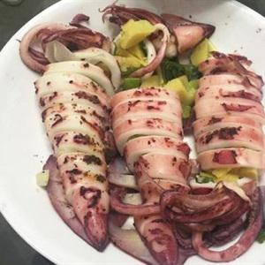 Cách làm mực lá hấp hành gừng