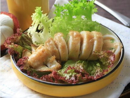 Mực nhồi trứng muối sốt măng cụt