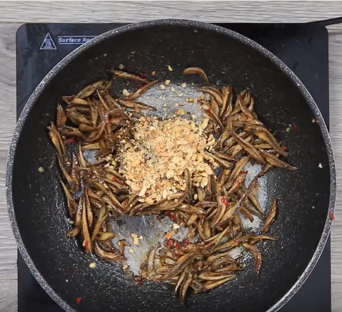 Mực nhồi xôi vàng thơm lừng góc bếp, ăn là mê