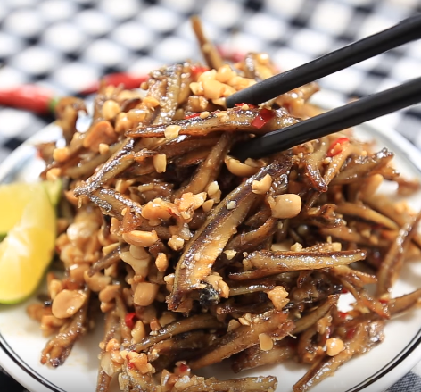 Mực nhồi xôi vàng thơm lừng góc bếp, ăn là mê