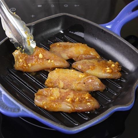 Cách làm mực nướng cà ri