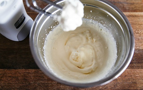 Mực ống nhồi cơm nướng tỏi thơm nức mũi