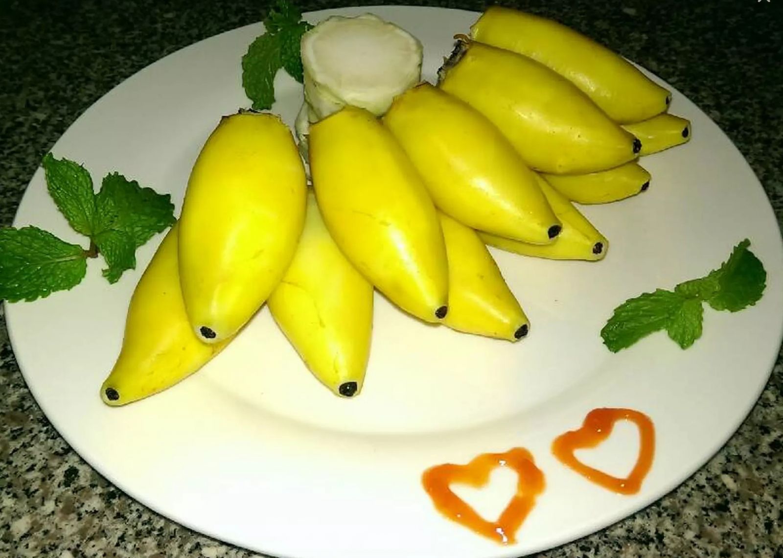 Mực ống nhồi hình nải chuối