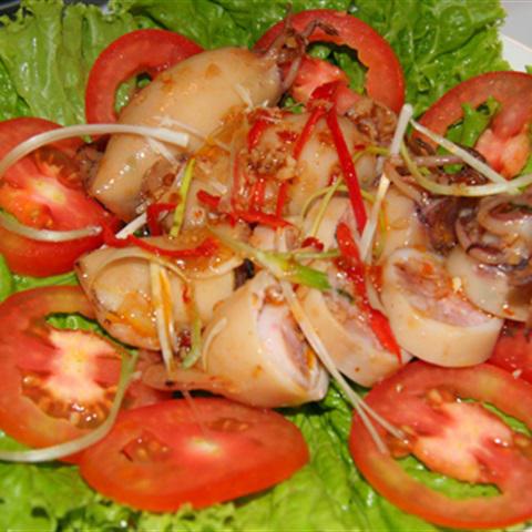 Cách làm mực ống nhồi thịt sốt sa tế