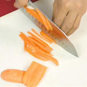 Cách làm mực trứng hấp hành gừng