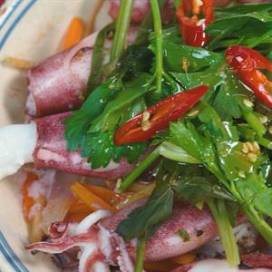 Cách làm mực trứng hấp hành gừng