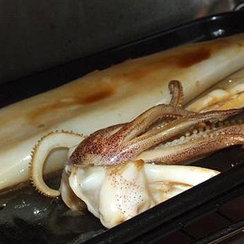 Cách làm mực tươi nướng sốt chua cay